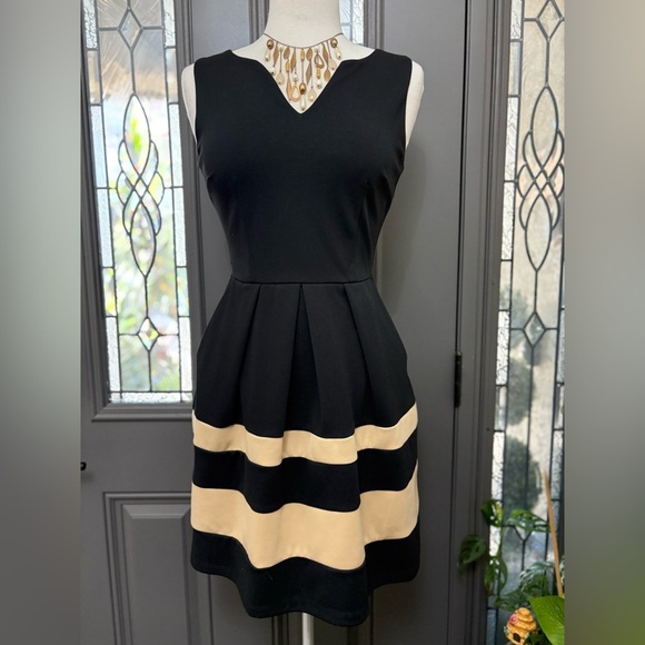 IZ Byer Black, Tan Sleeveless Zipper Back Dress with Pockets | Size 7 - Picture 1 of 10
